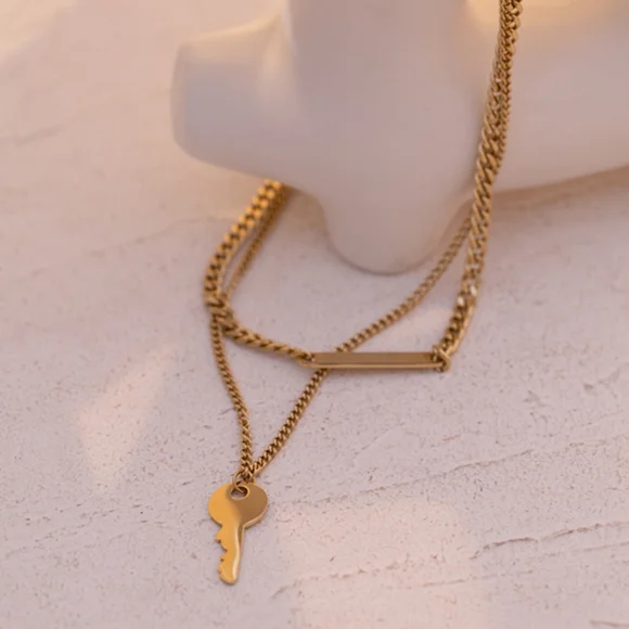 Trendy Key Layered Necklace - Picture 2 of 5